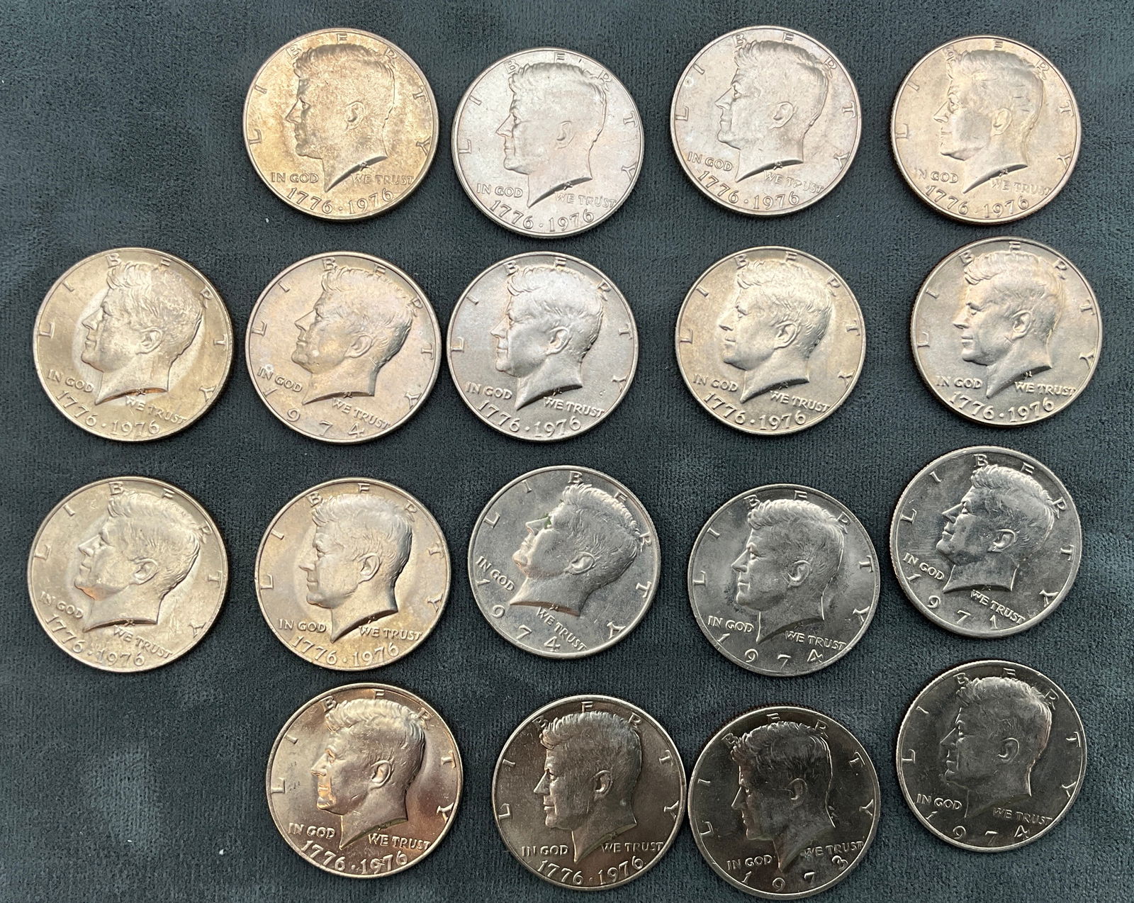 A Lot of US 1971-1976 Kennedy Half Dollars - 2