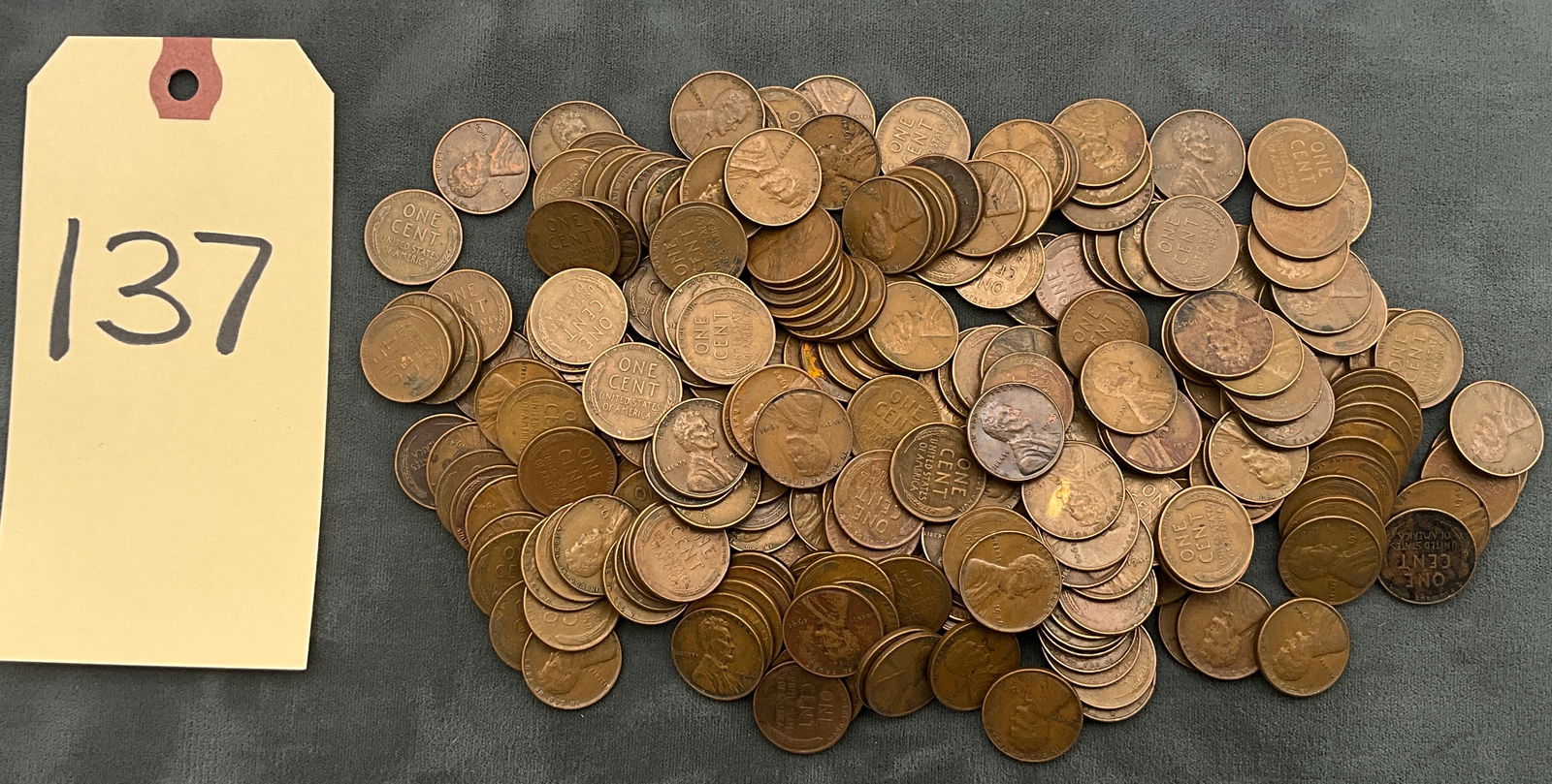 US 1912-1953 Lot of 250 Lincoln Wheat Cents, Copper Alloy, KM-132 (1 of 3)