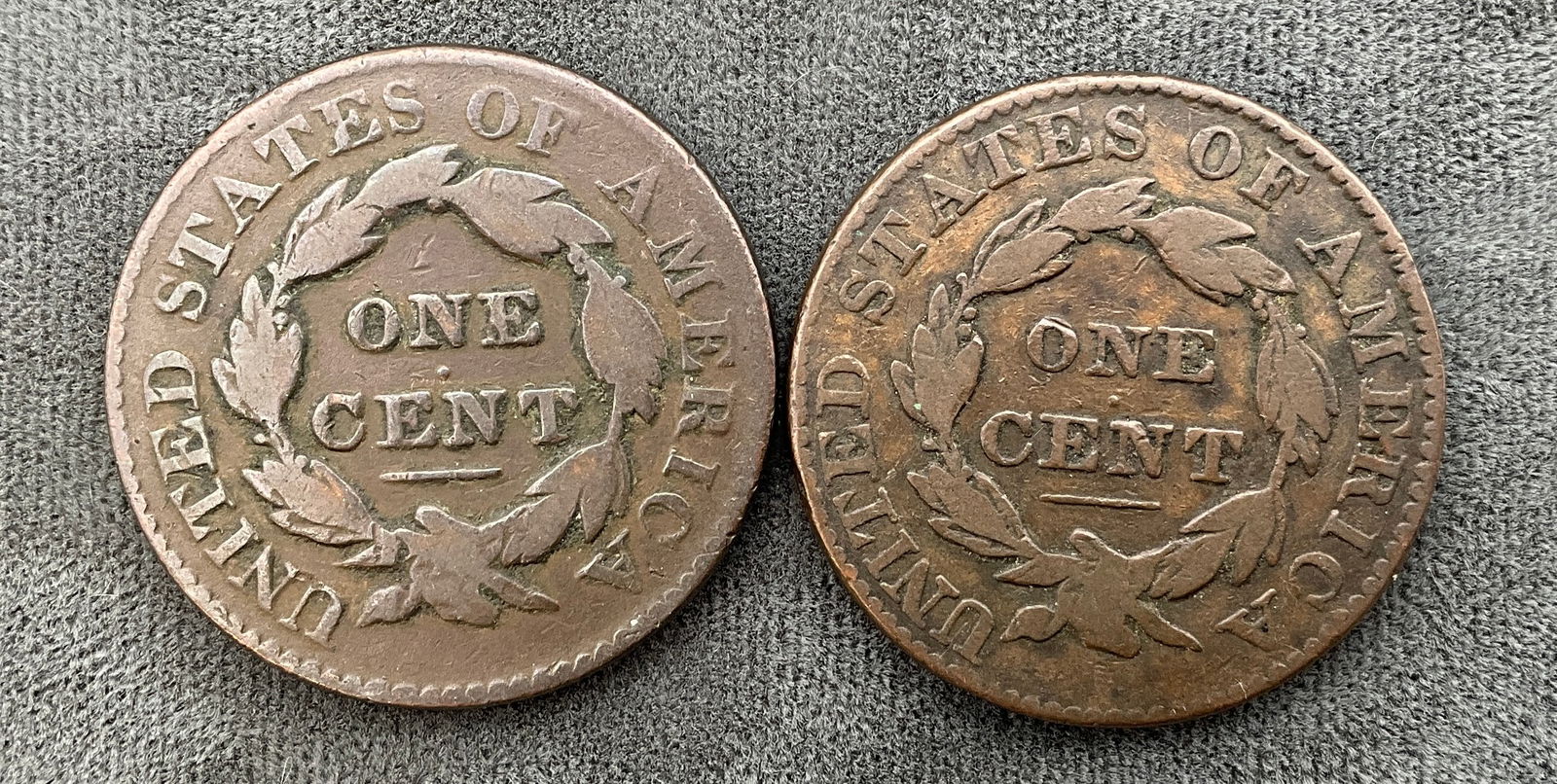 A Pair of US 1827 & 1828 Coronet Head Large Cents, Copper, KM-45 - 3