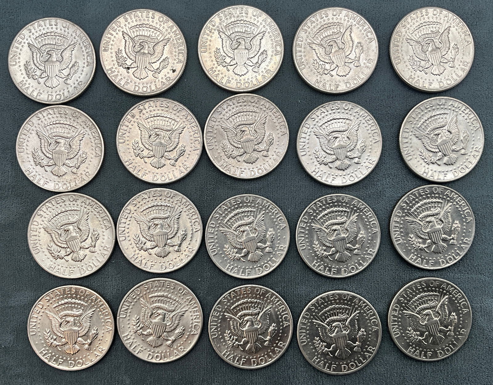 US 1972 Kennedy Half Dollars, Copper-Nickel Clad, KM-202b - 3