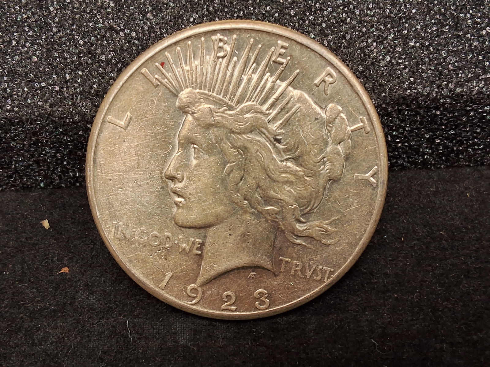 US 1923-S Peace Dollar, Silver, KM-150 - 2