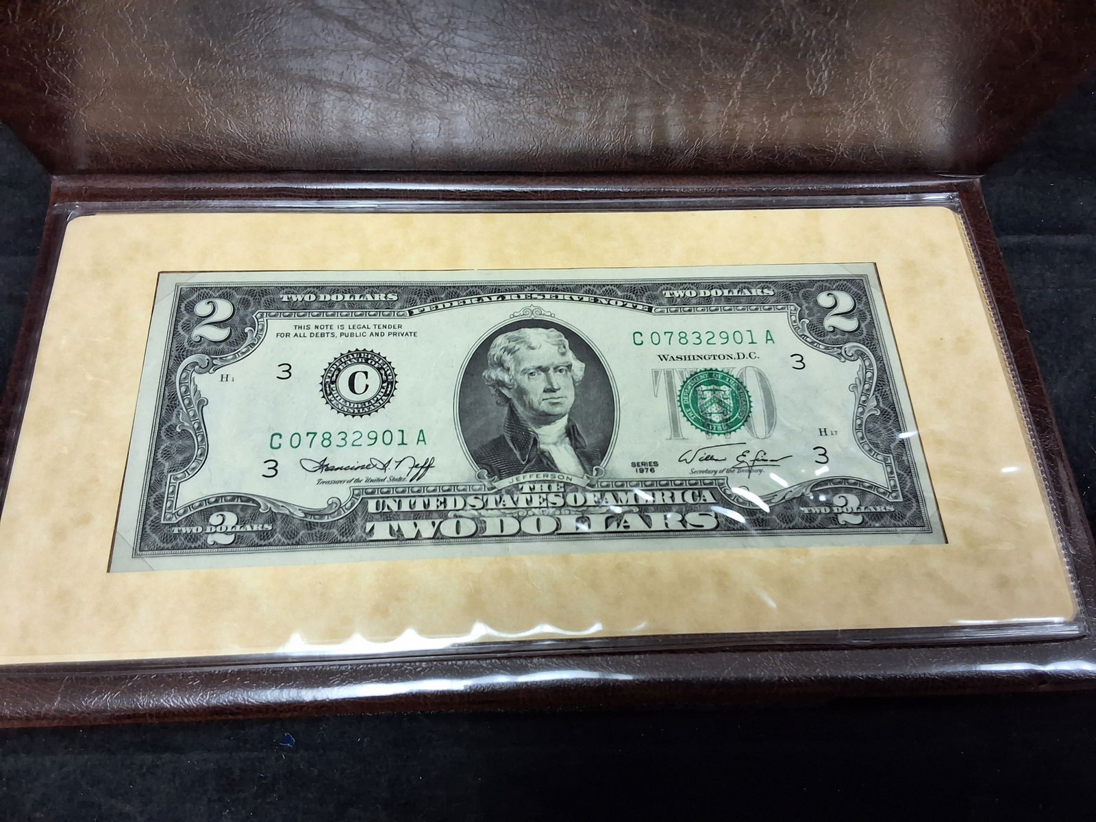 US $2 1976 Federal Reserve Note, Philadelphia, Uncirculated - 2