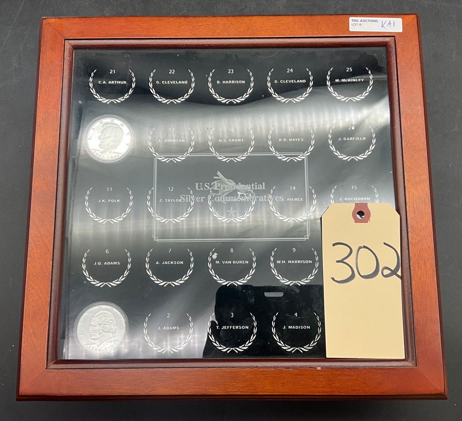 Four US Modern Presidential Commemorative Medals with Case: A collection of commemorative four medals featuring US Presidents including Washington, Lincoln, T. Roosevelt, and Kennedy. Each medal is struck in one troy ounce of .999 fine silver. The pieces exhib
