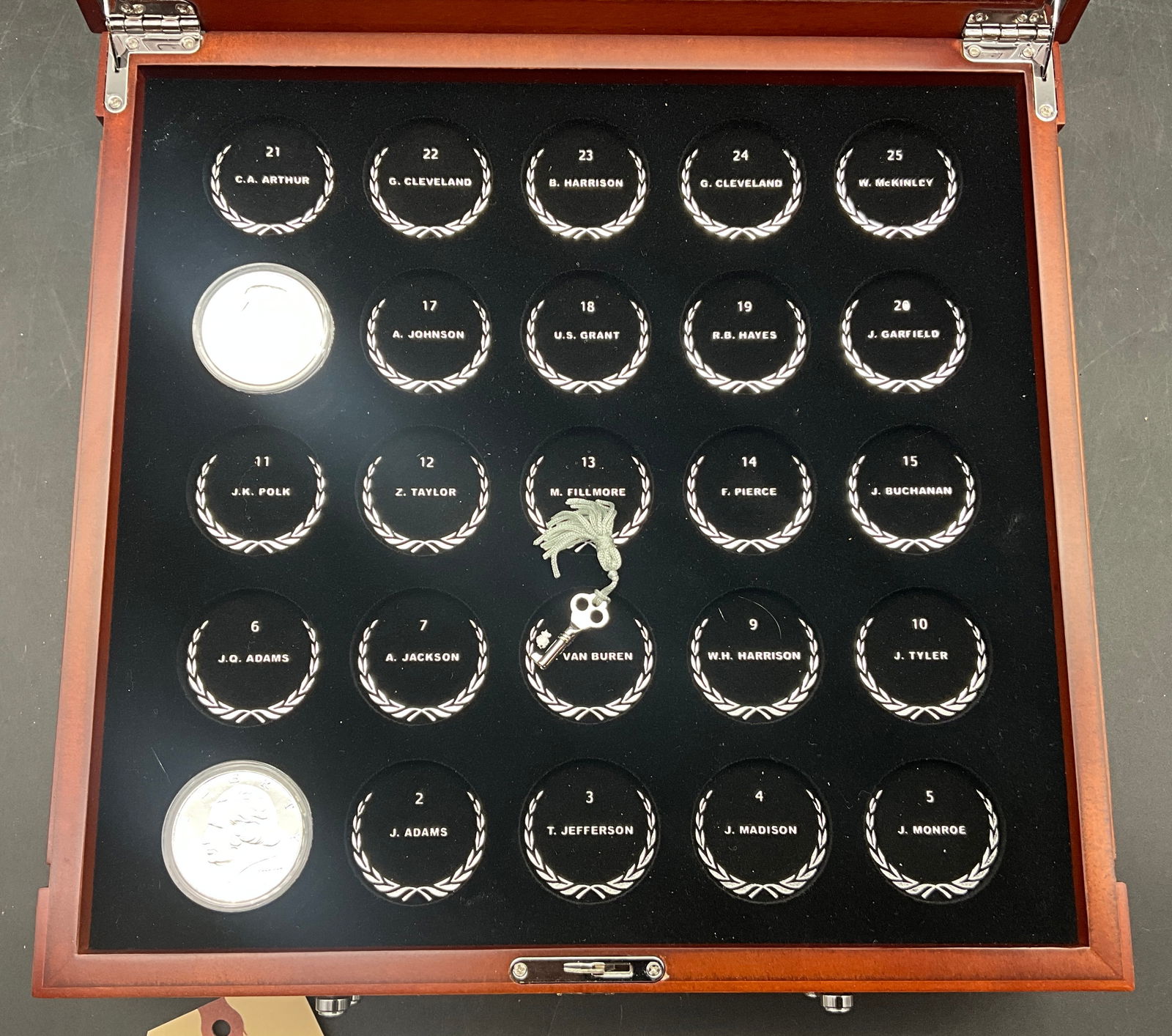 Four US Modern Presidential Commemorative Medals with Case - 2