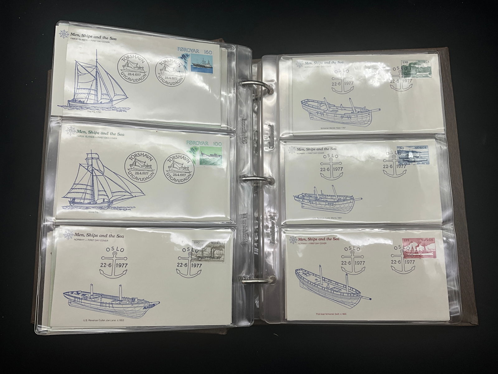 Fleetwood, A Pair of Yorktown First Day Cover Collection Binders, 1976-1981 - 8