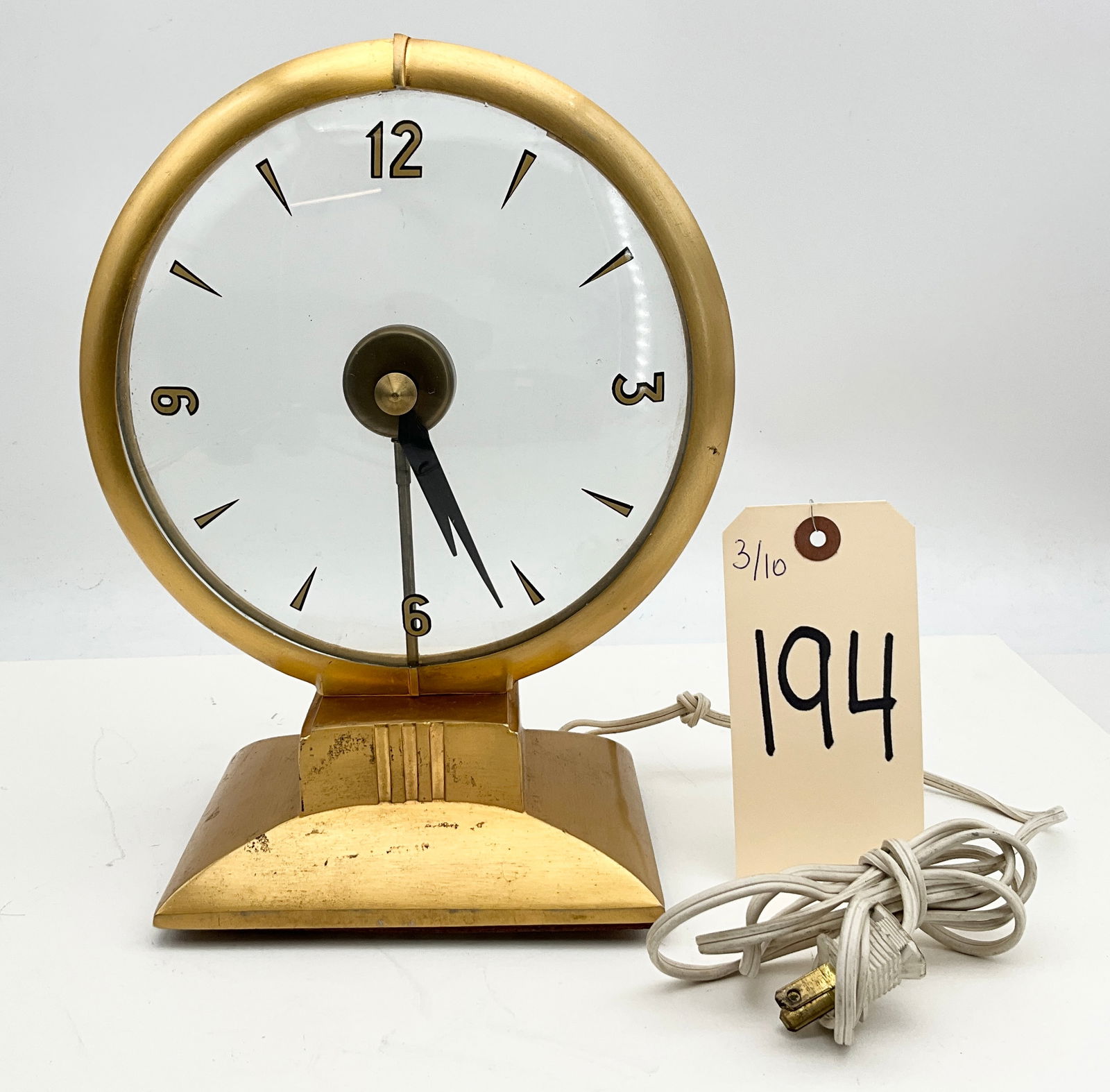Haddon Products Inc. Lighted Hour Model 500-U Clock (1 of 3)