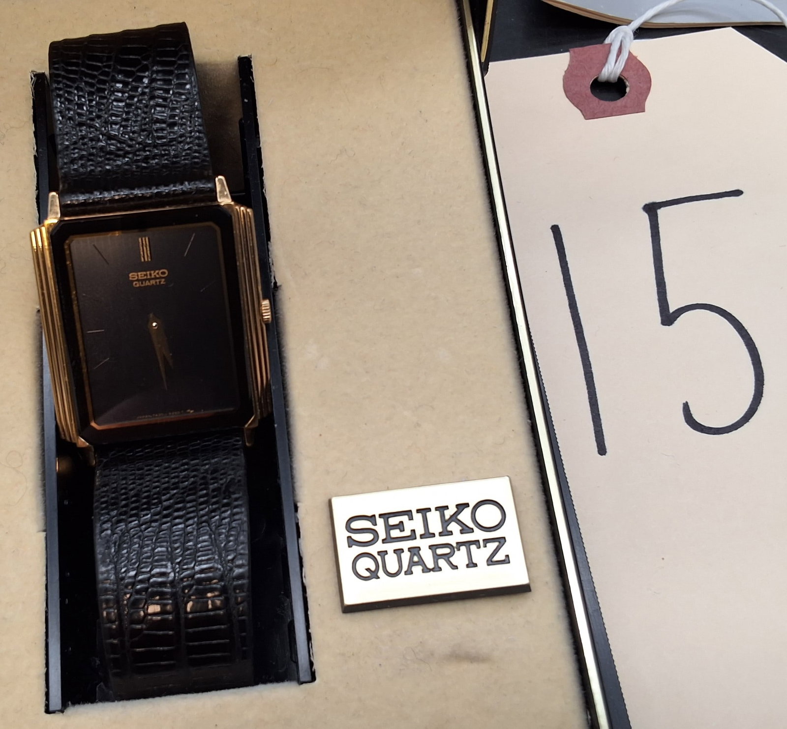 Seiko Quartz Rectangular Watch black and gold tone 490732 - 2