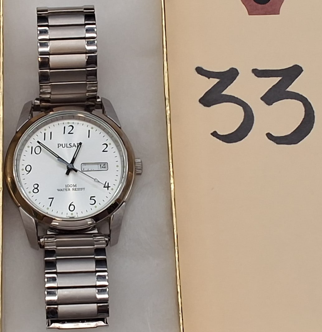Pulsar 120008 100m Water Resistant Watch: Pulsar 120008 100m Water Resistant Watch Condition All property is sold in "as is" condition and all sales are final. Teel Auctions and its consignor make no representations or warranties, express or