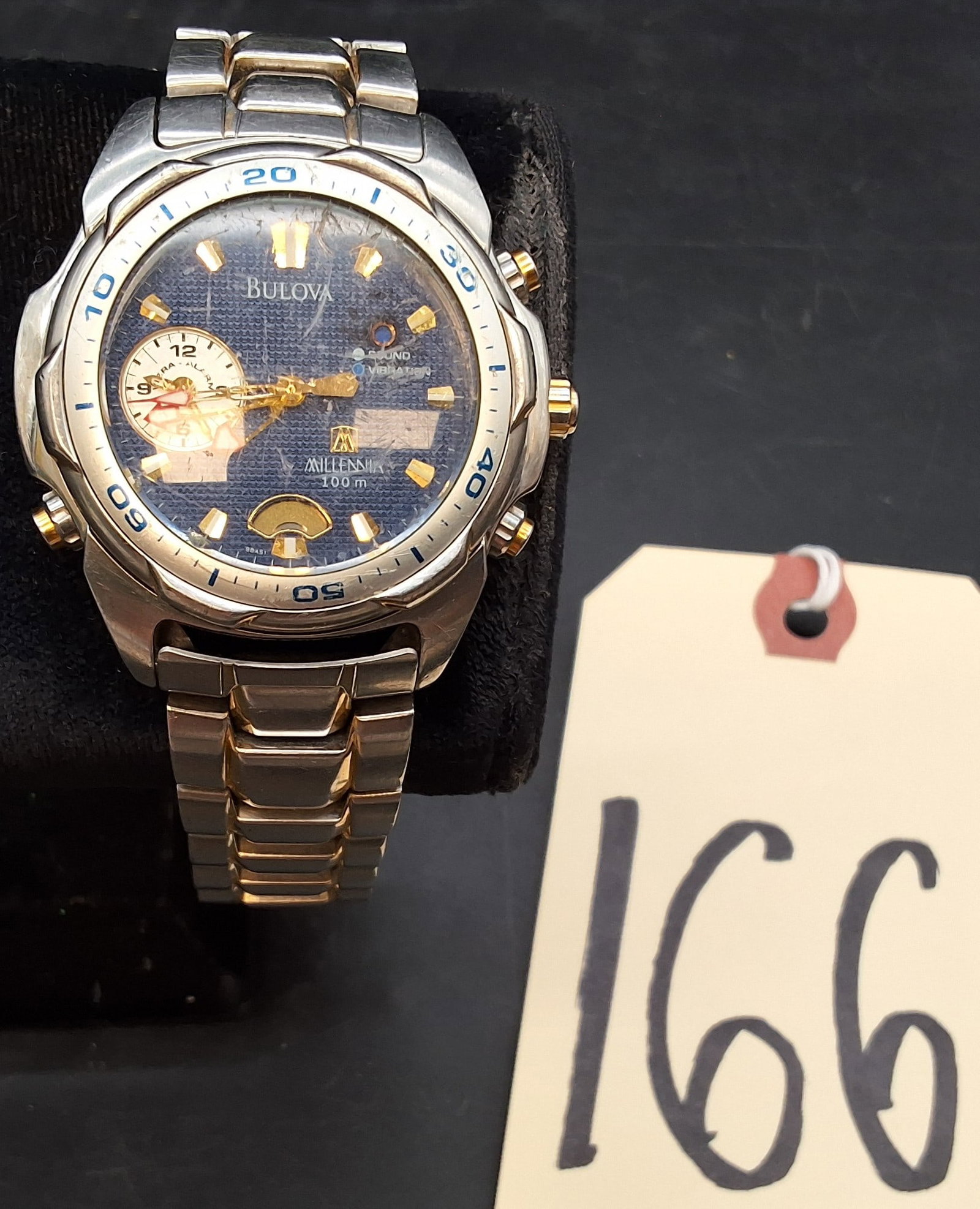 Bulova Millennia 98A51 Quartz Blue Dial 2 tone men's watch (1 of 3)