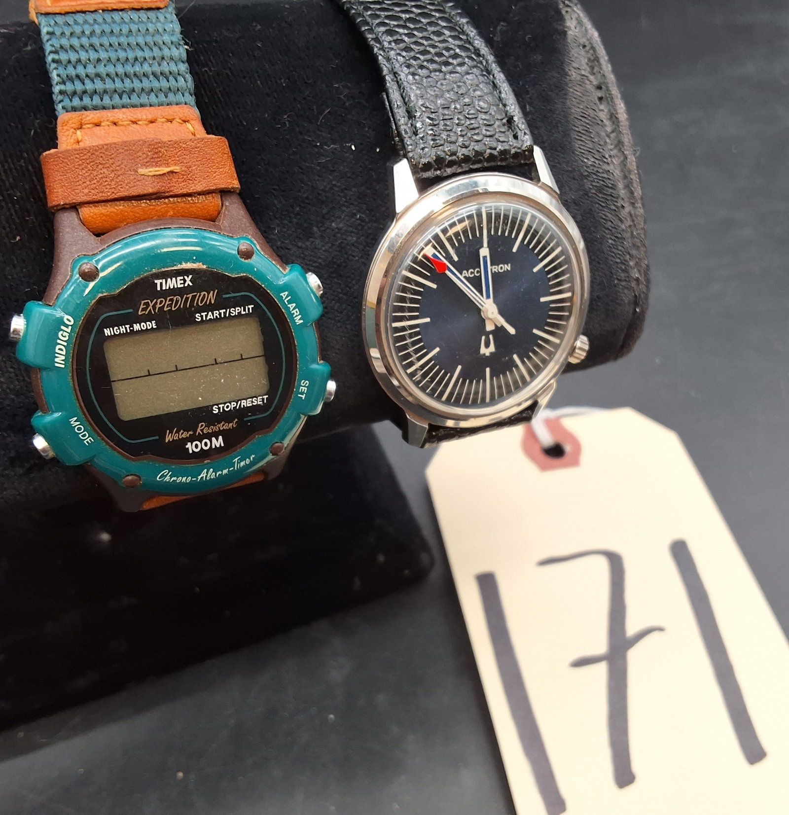 Lot of 2 men's watches: Timex Expedition 759 DS and Bulova Accutron B84388 - 2