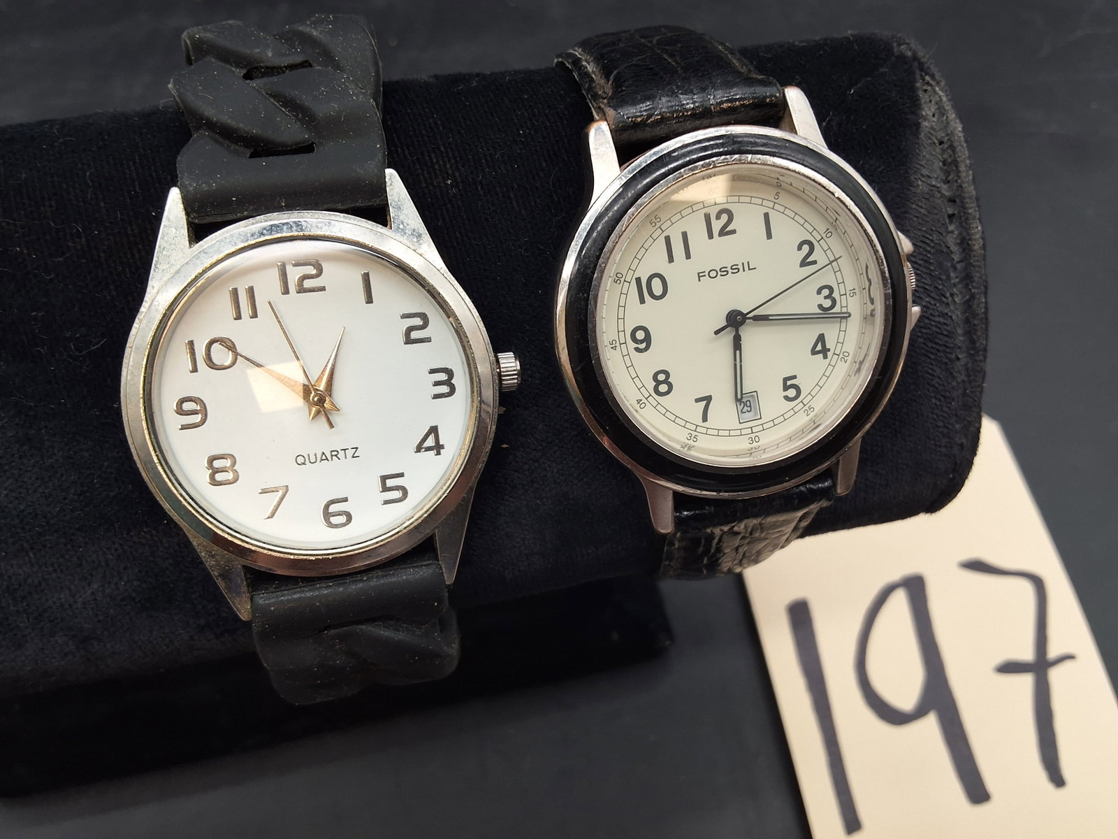 Pair of silver tone men's watches: Fossil EC-6818 and unmarked - 2