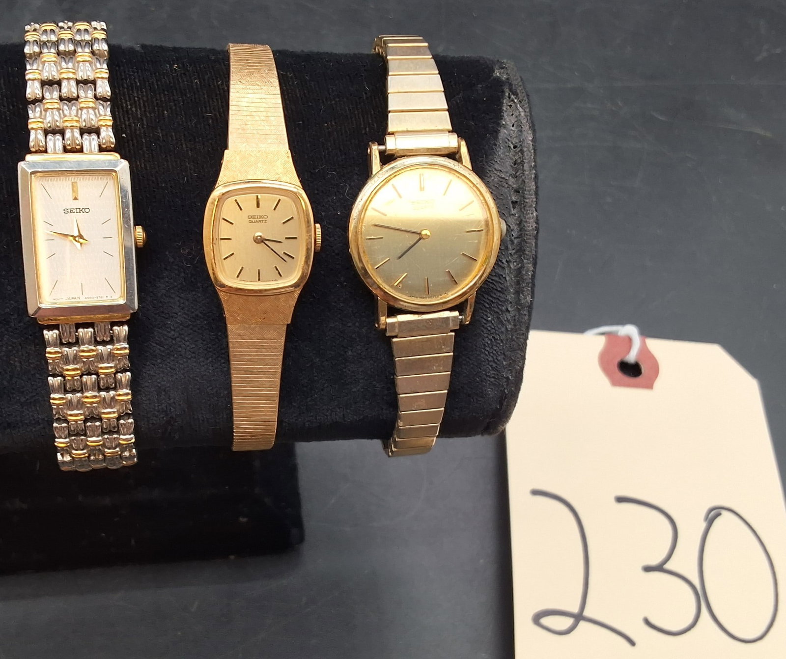 Lot of 3 Seiko watches: 211306, 060127, 8D1055: Lot of 3 Seiko watches: 211306, 060127, 8D1055 Condition All property is sold in "as is" condition and all sales are final. Teel Auctions and its consignor make no representations or warranties, expre