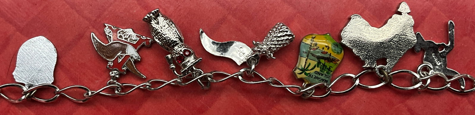 An Assortment of Vintage Costume and Sterling Silver Jewelry - 4