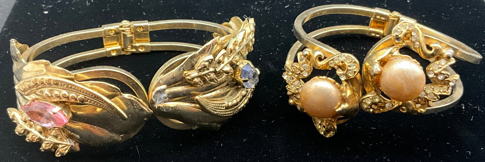 A Collection of Six Vintage Costume Jewelry Bracelets - 3