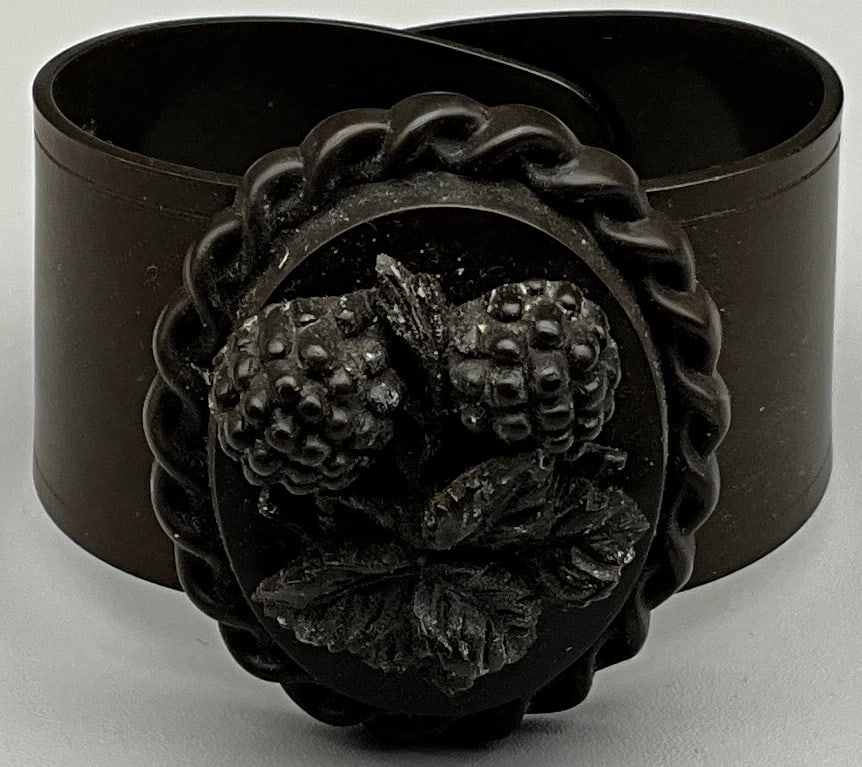 Victorian Molded Black Gutta Percha Blackberry Motif Cuff Bracelet - 2