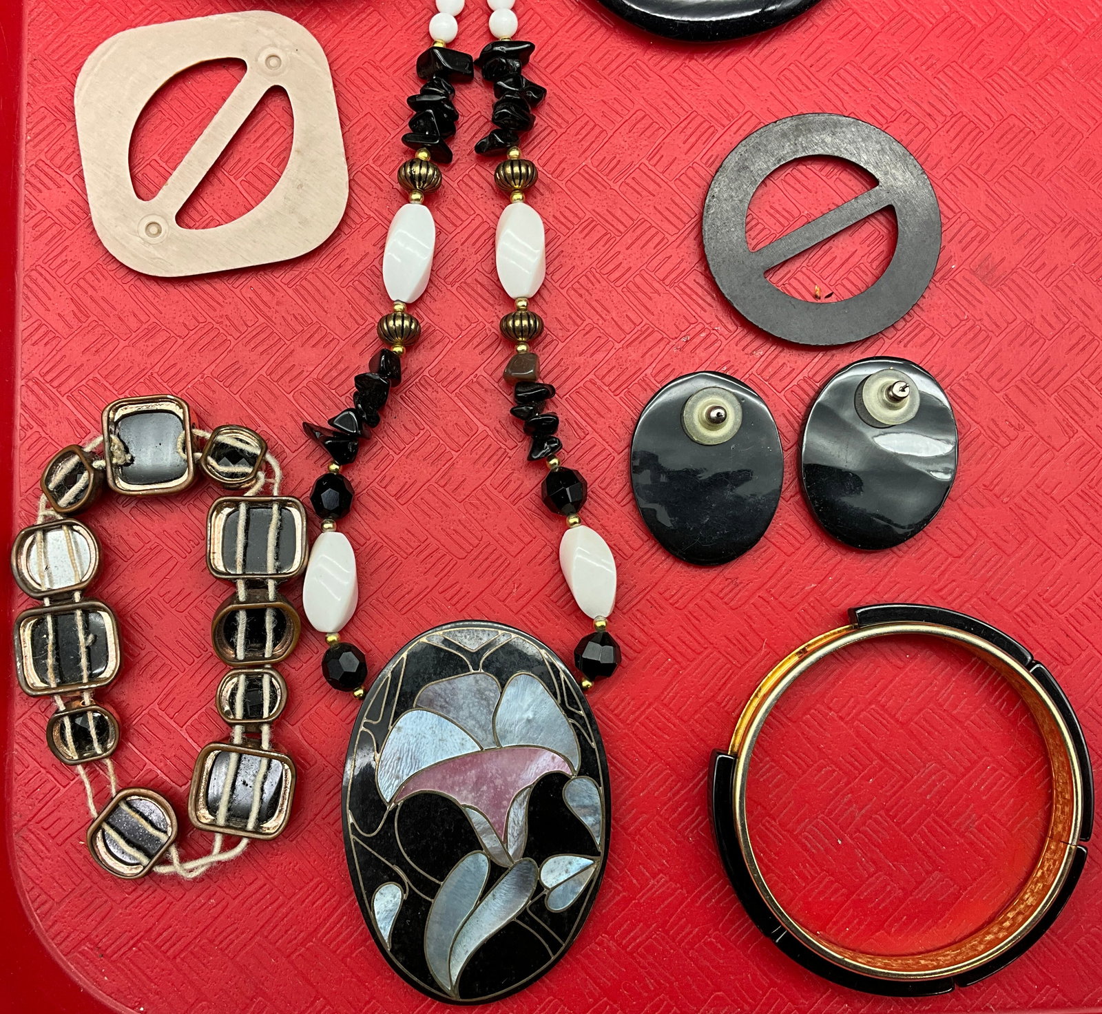 A Collection of Vintage Black and White Costume Jewelry and Accessories - 4