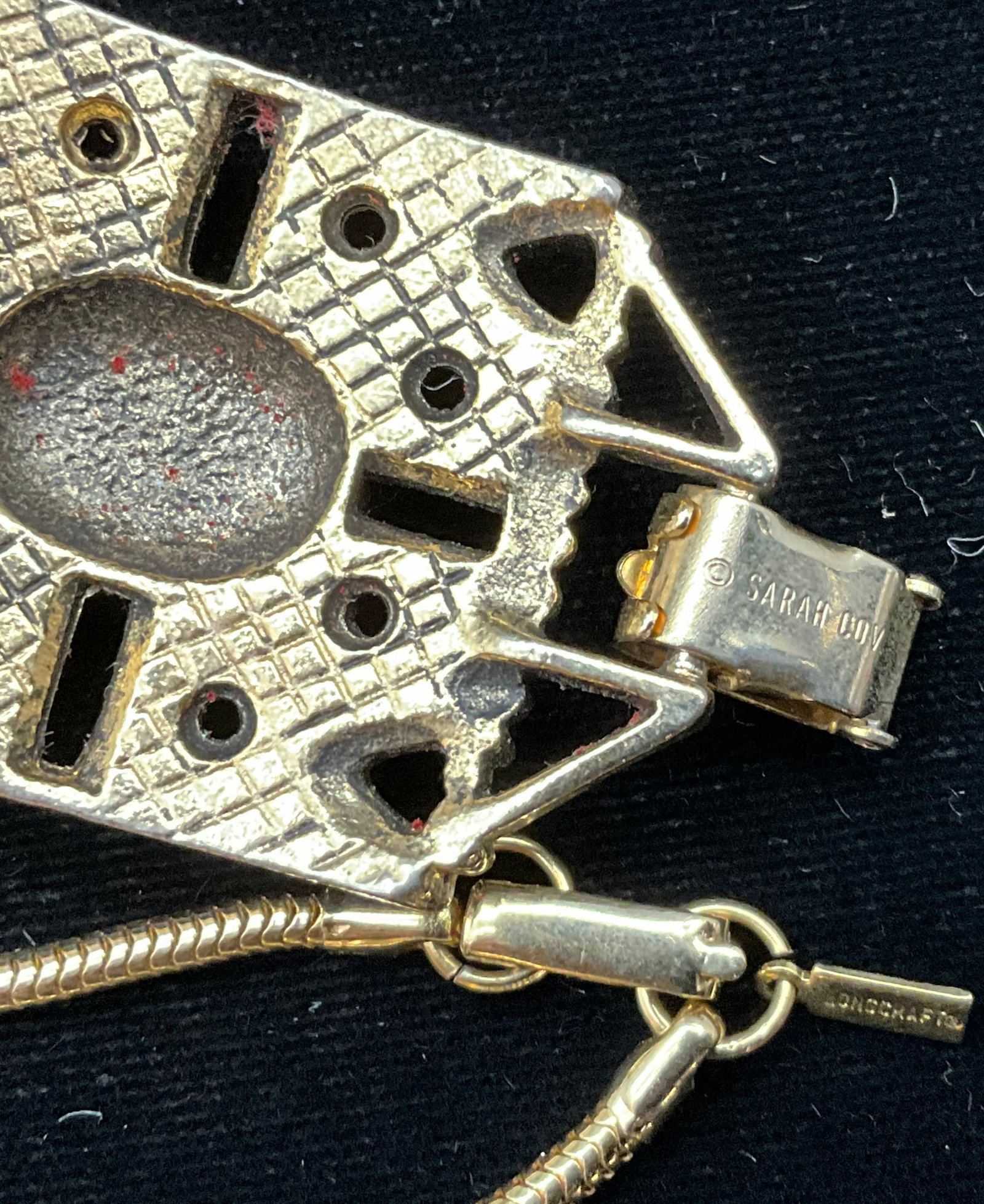 A Collection of Vintage Gold-Tone Jewelry - 4
