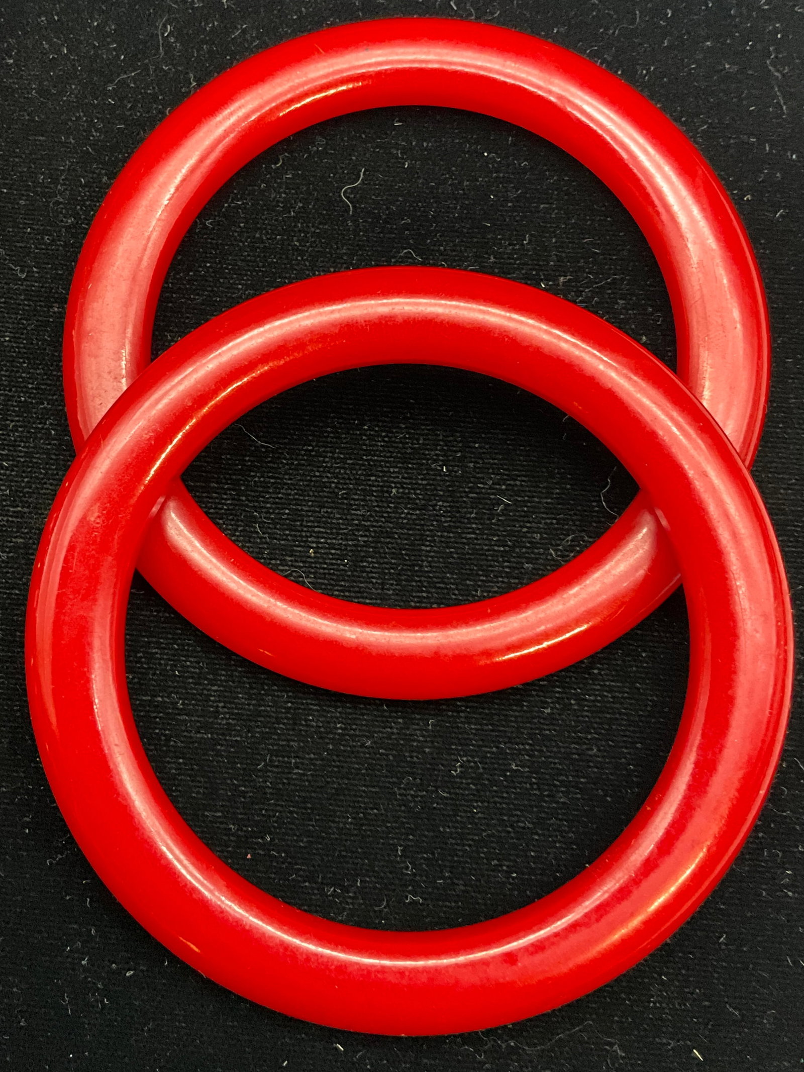 A Monet Cherry Red Bakelite Beaded Necklace and Pair of Matching Bangles - 2