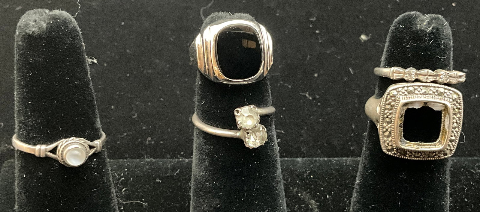 An Eight Piece Collection of Assorted Sterling Silver Rings - 3