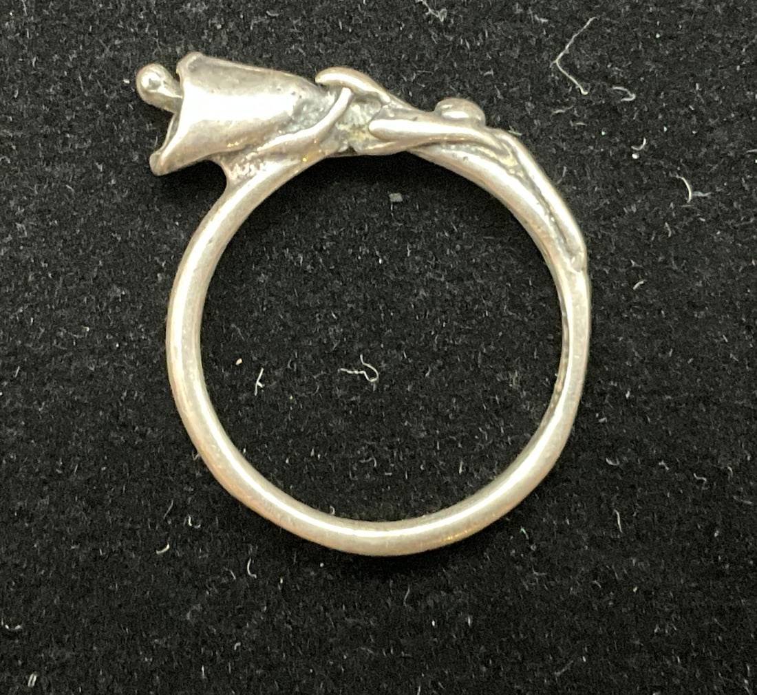 An Eight Piece Collection of Assorted Sterling Silver Rings - 6