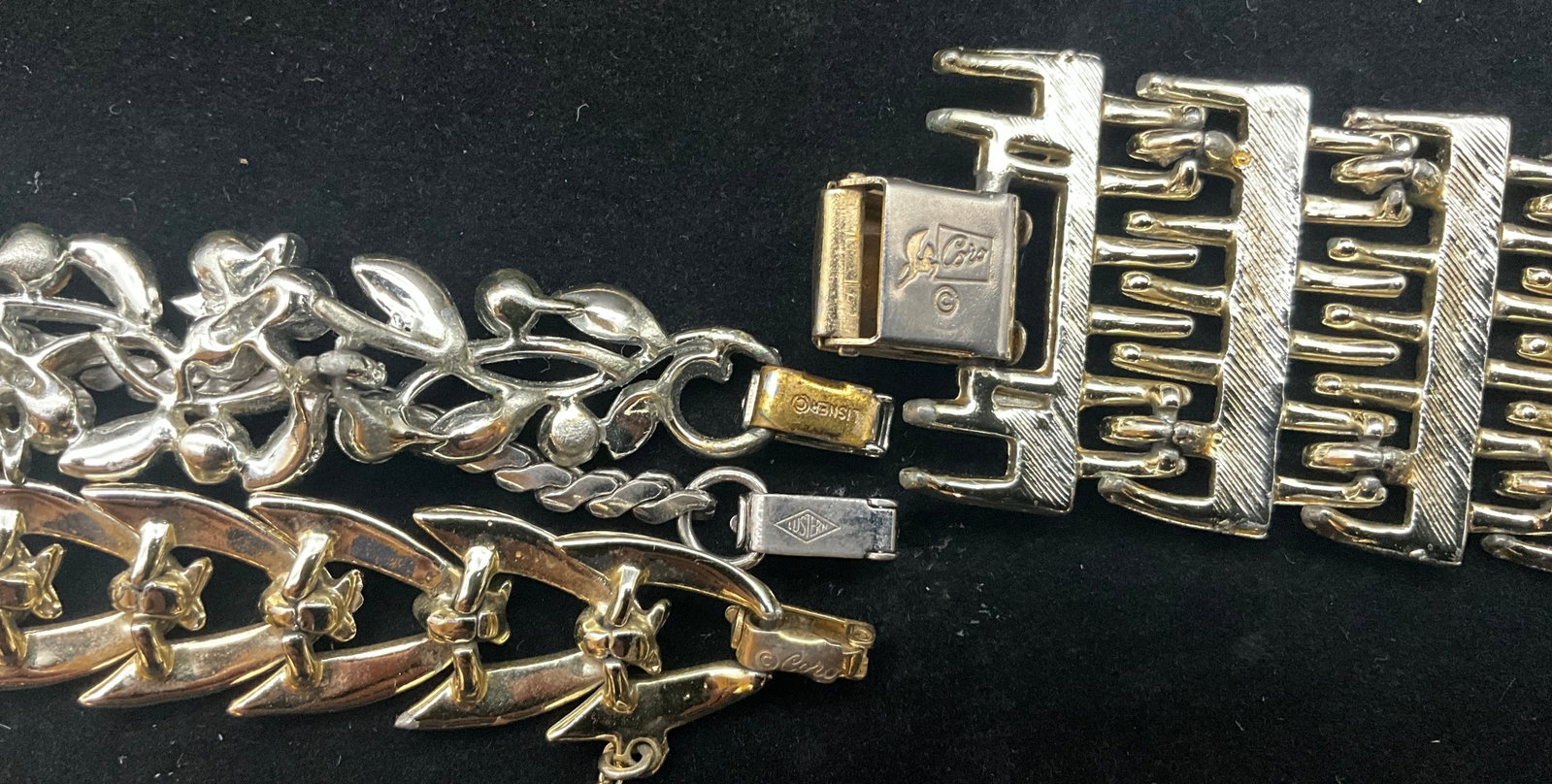 A Collection of Six Vintage Mid-Century Costume Jewelry Bracelets - 4