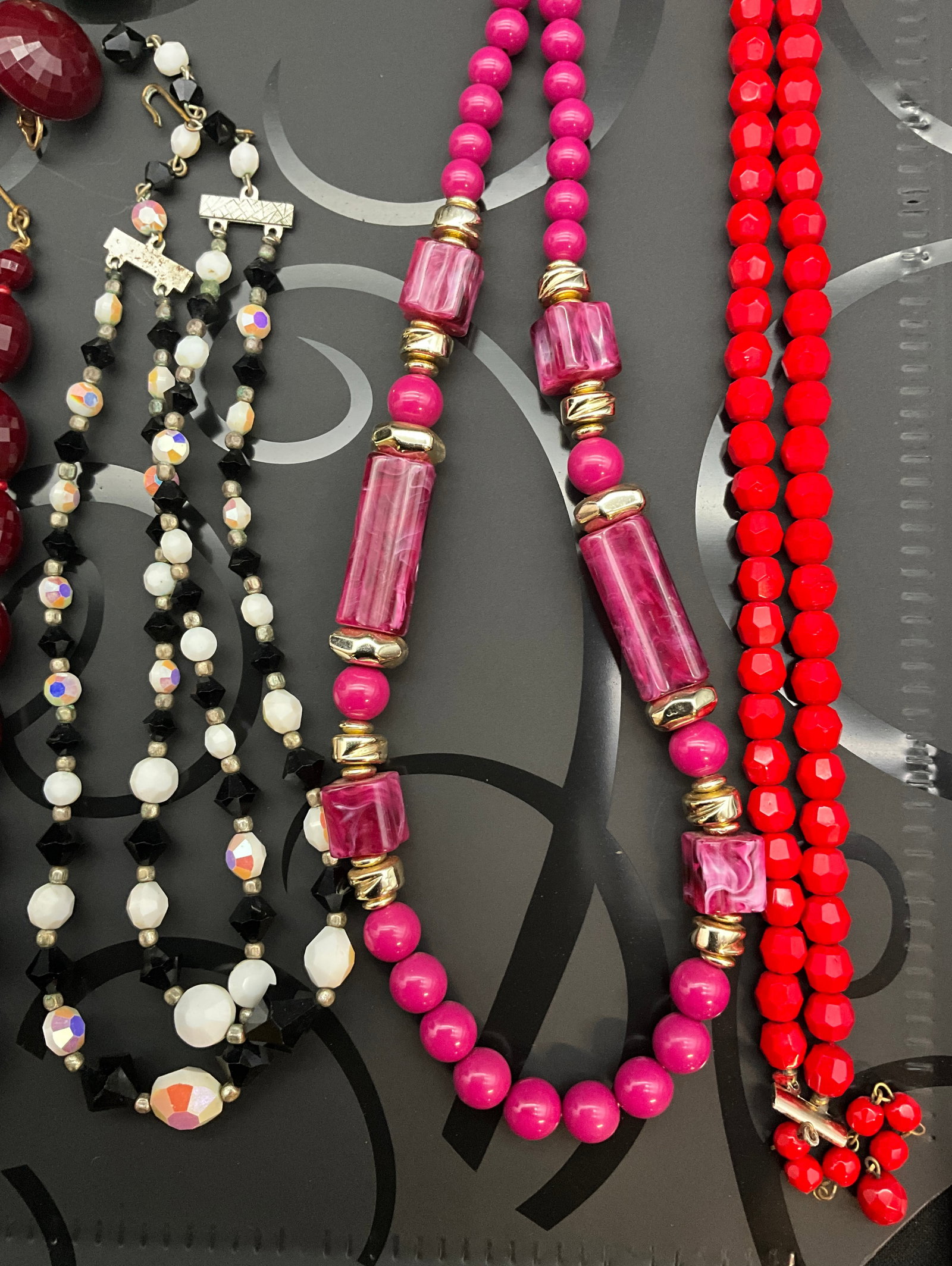 A Collection of Vintage Mid-Century Costume Jewelry Including Richelieu and Dalsheim - 5