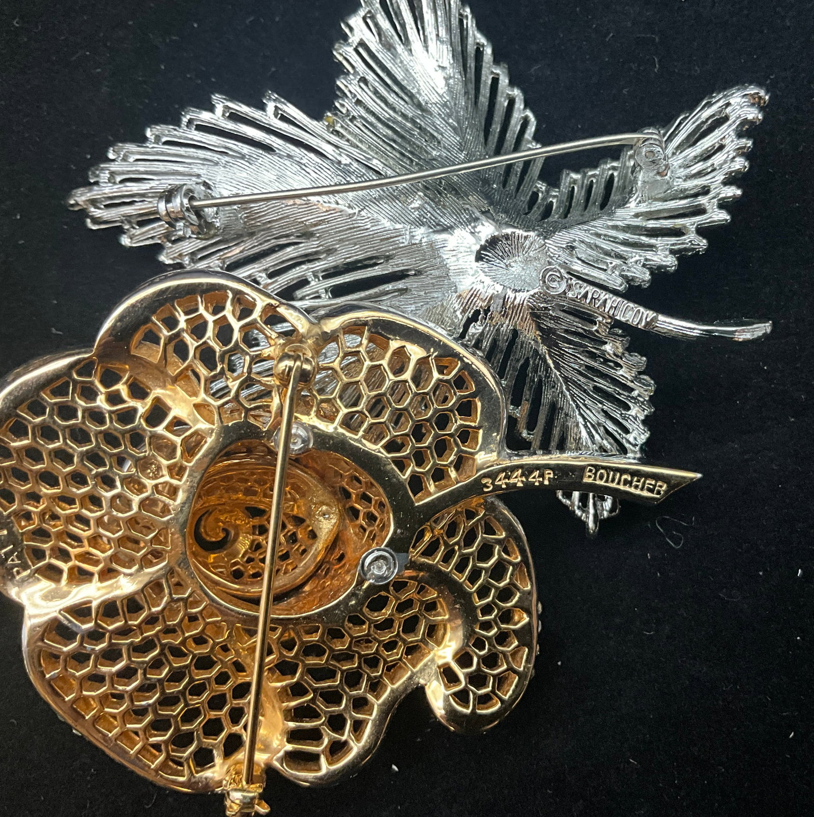 A Collection of Seven Pieces of Vintage Costume Jewelry - 4