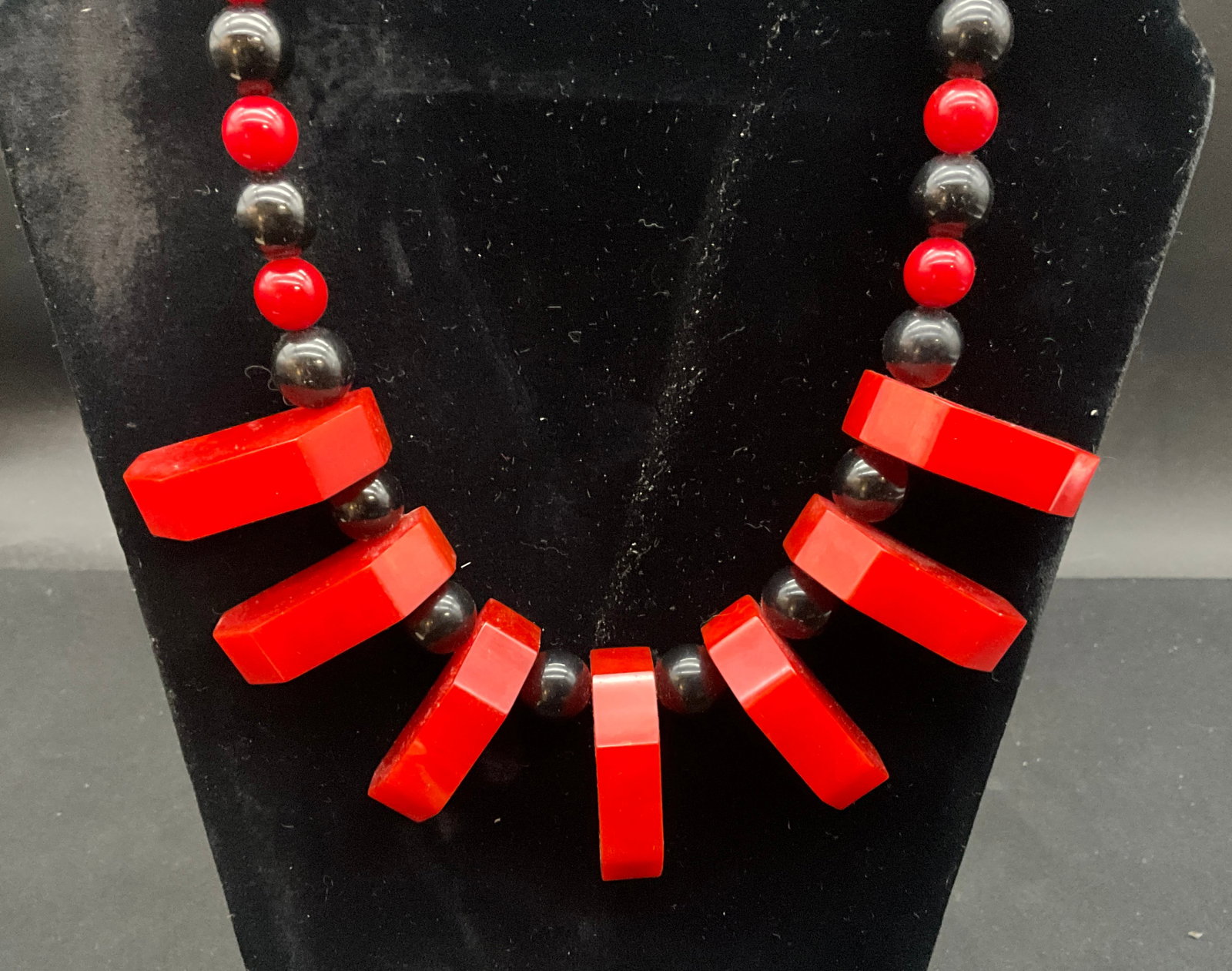 ANKA Art Deco Style Red and Black Bakelite Fringe Necklace - 2