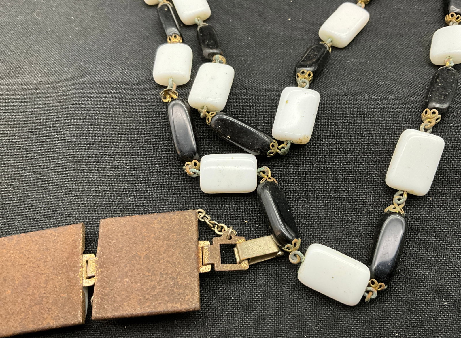 A Group of Four Art Deco Style Geometric Plastic and Glass Costume Jewelry Pieces - 3