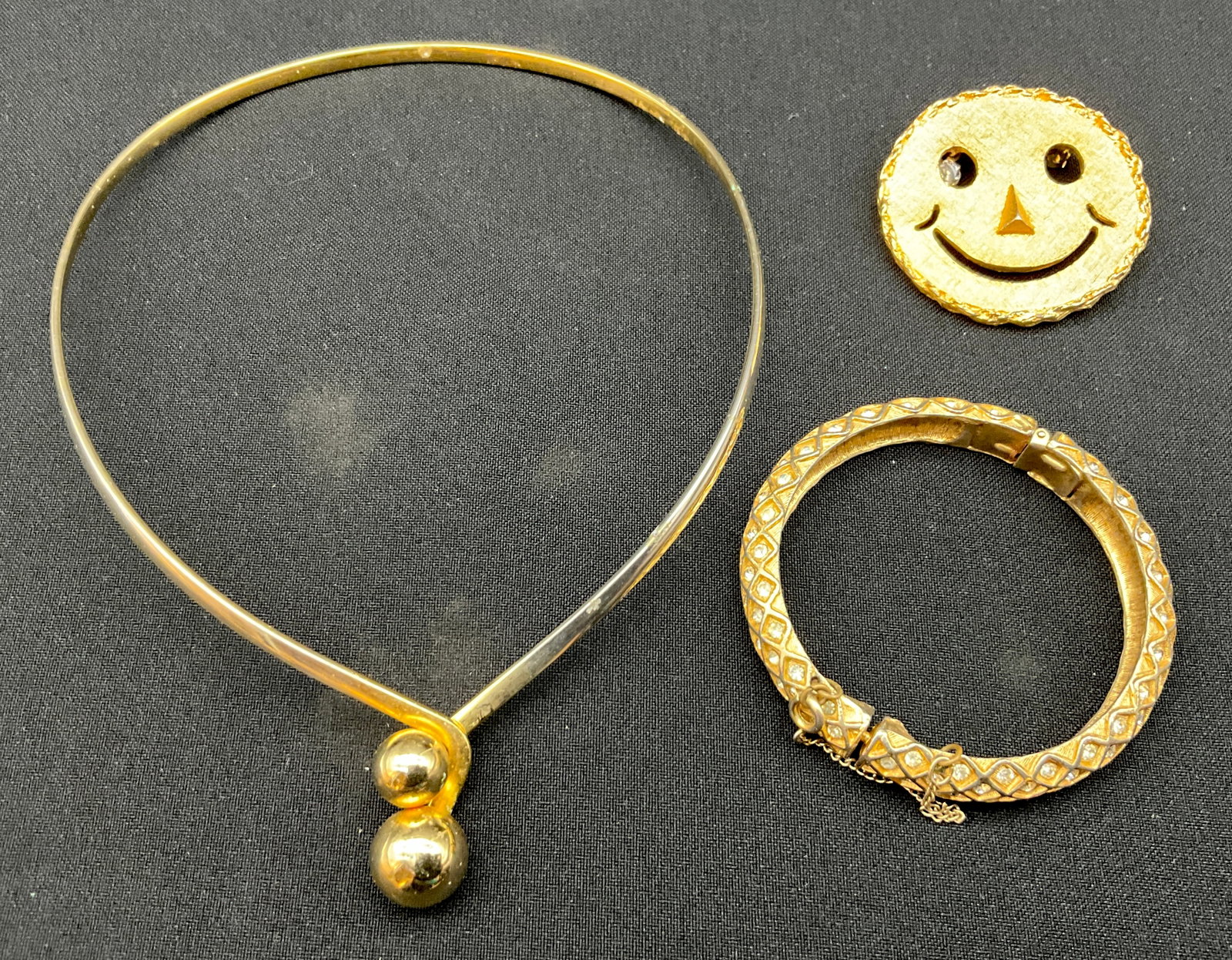 An Assortment of Vintage Gold Tone Costume Jewelry - 5