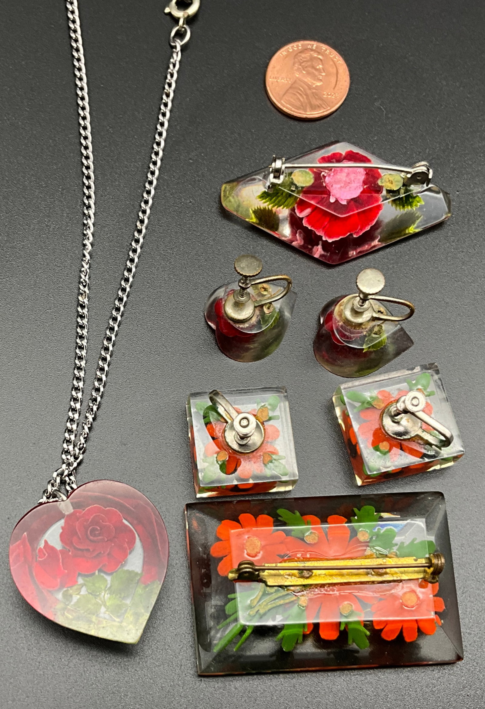 Mid-Century Reverse-Carved Lucite Floral Jewelry Collection - 2