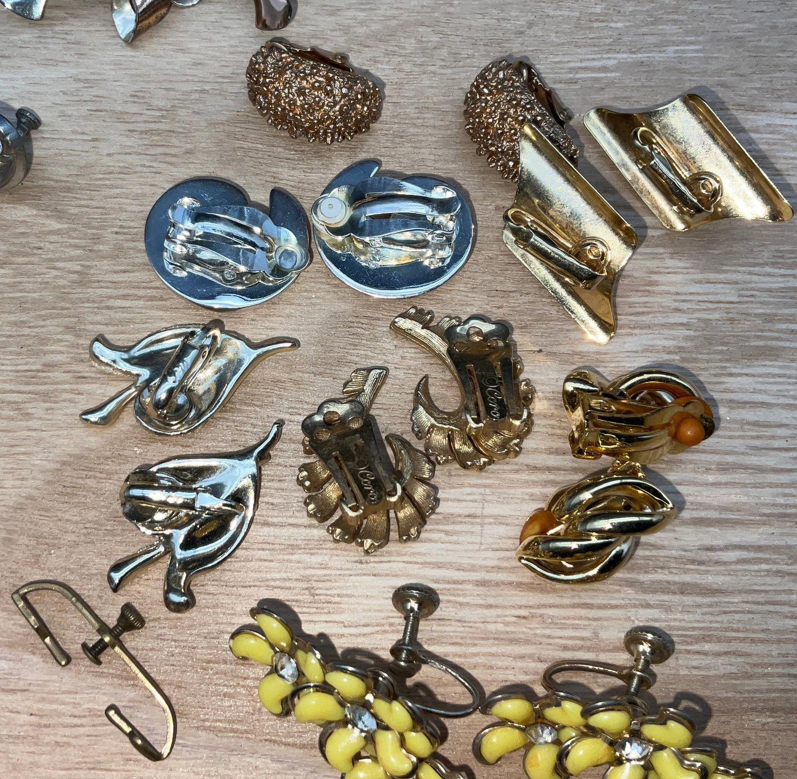 A Collection of Vintage Costume Earrings Including Trifari, Coro and Monet - 7