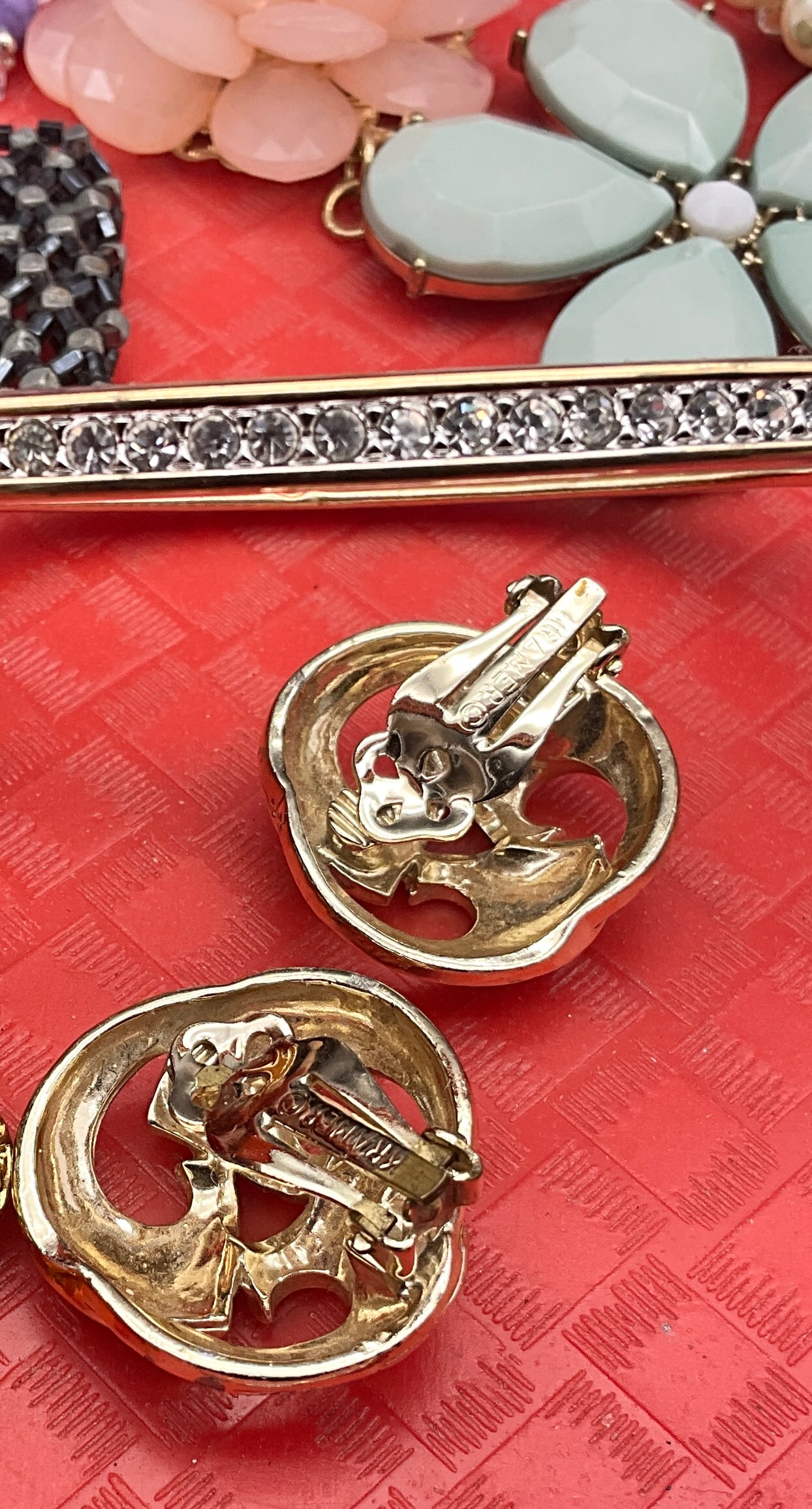 Collection of Vintage and Contemporary Costume Jewelry - 7