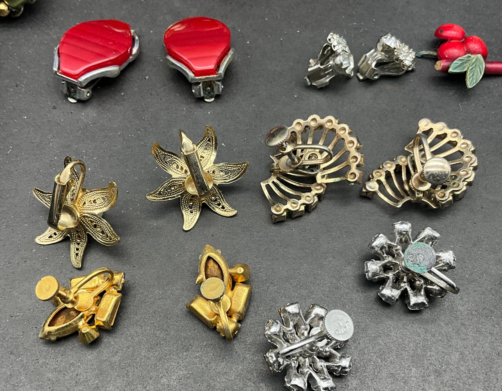 A Collection of Vintage Costume Jewelry Earrings Including Coro and Sarah Coventry - 7