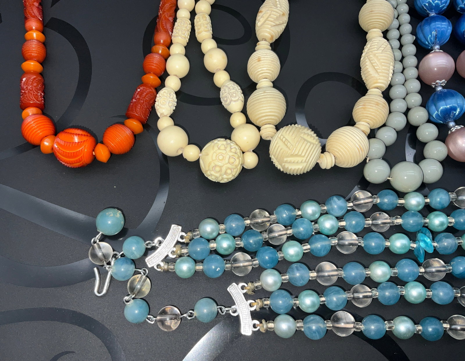 An Assortment of Mid-Century Beaded Costume Necklaces and Earring Set - 2