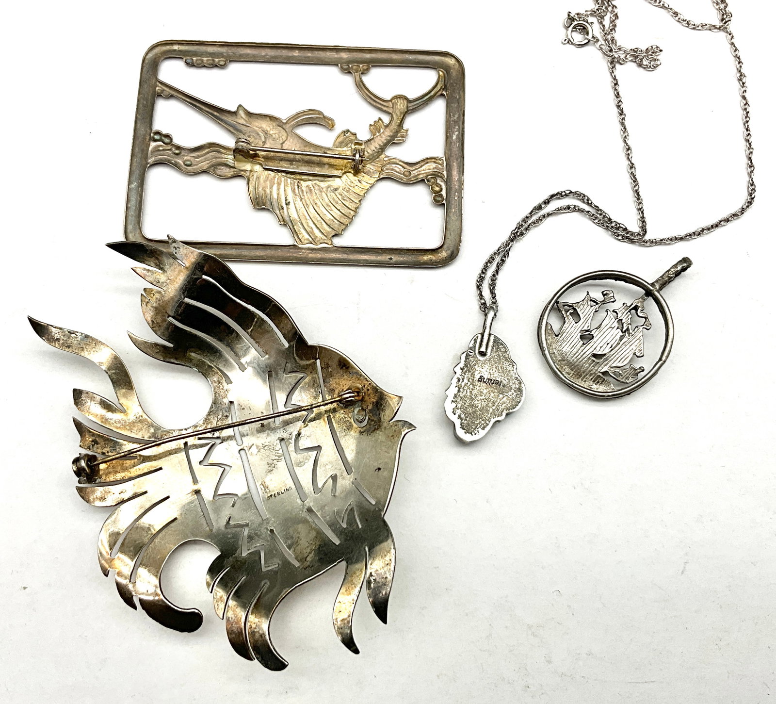 A Collection of Sterling Silver Nautical and Nature Themed Jewelry - 3