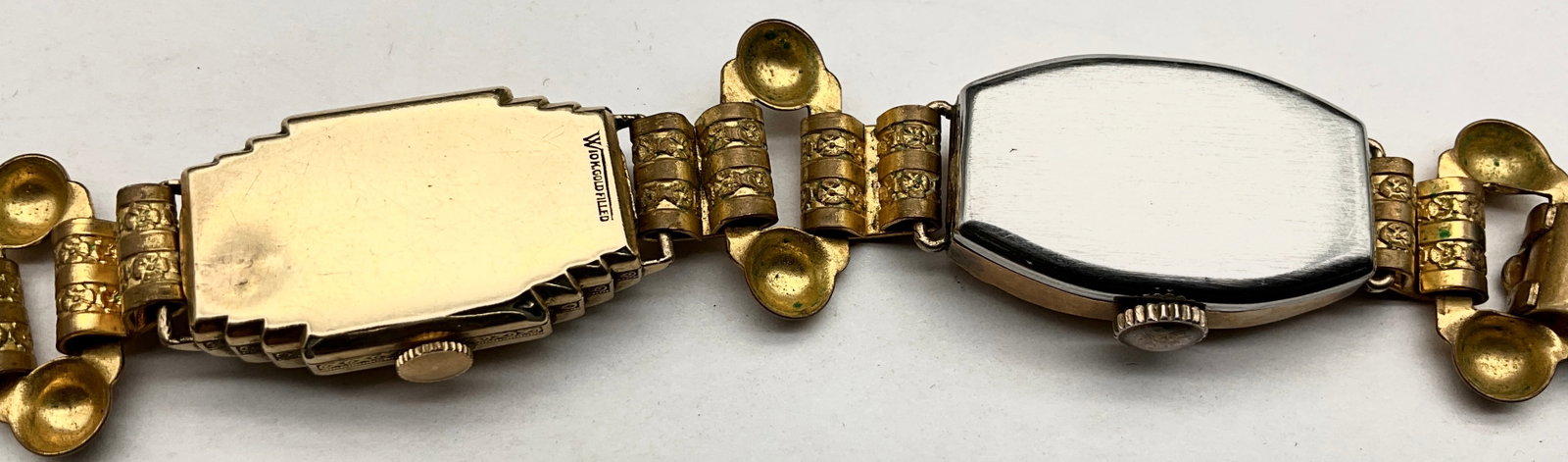 A Group of Four Art Deco Ladies Wristwatches Configured as a Bracelet - 4