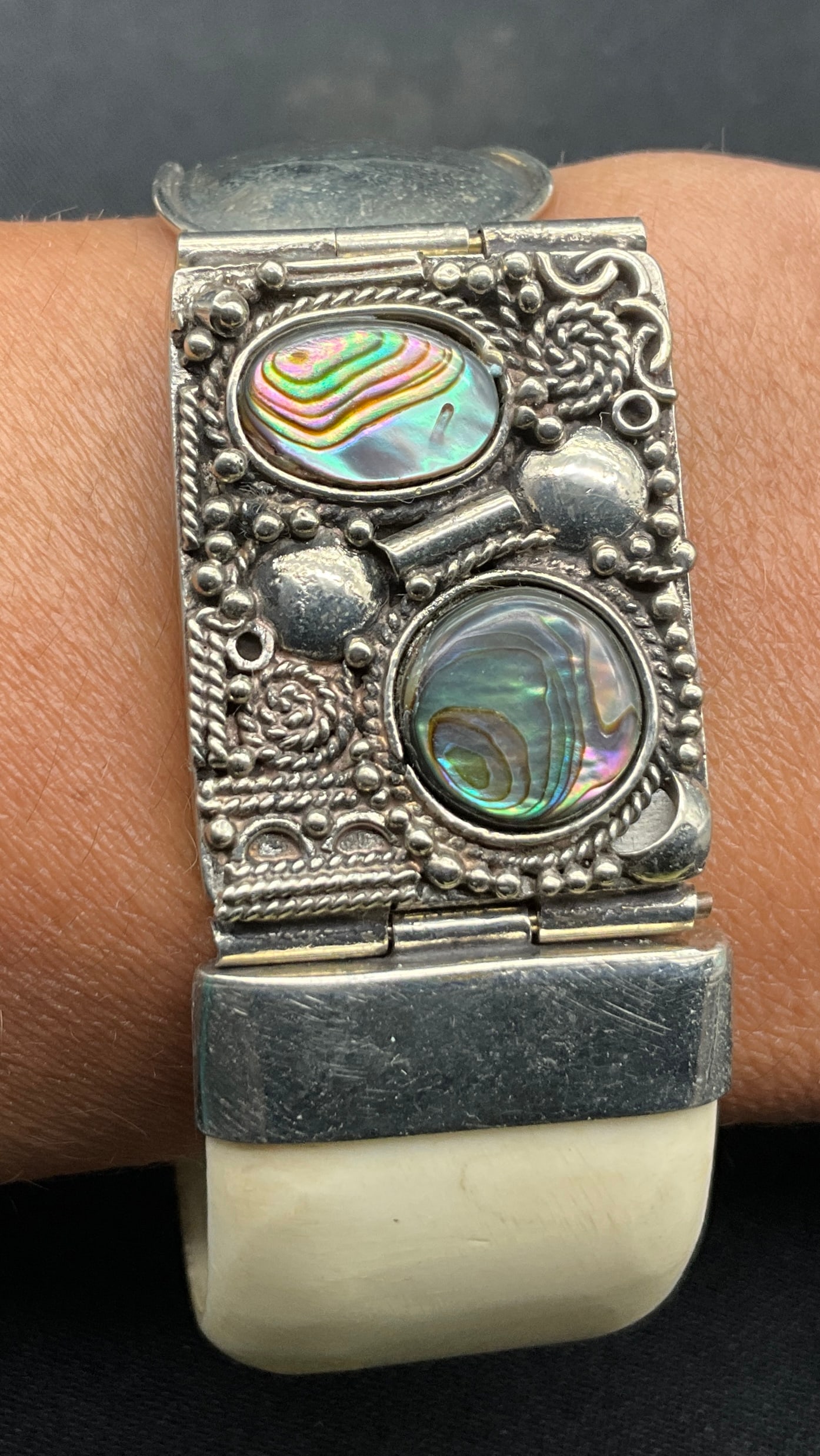 Three Abalone Shell and Silver-Tone Metal Jewelry Pieces - 4