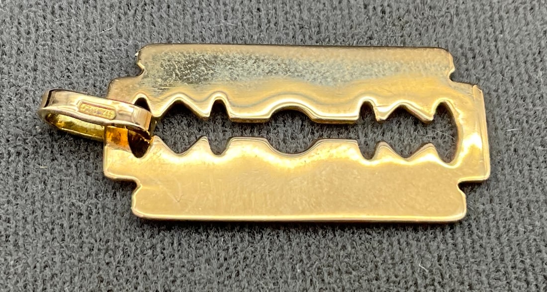 14 Karat Yellow Gold Razor Blade Pendant - 2