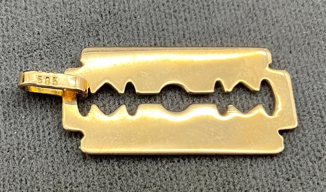 14 Karat Yellow Gold Razor Blade Pendant - 3