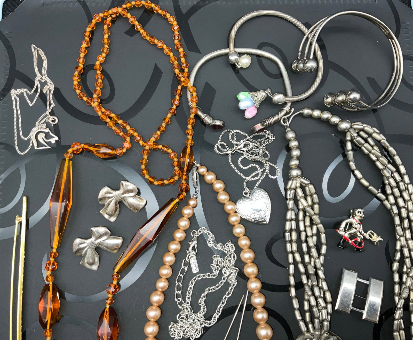A Collection of Vintage and Modern Costume Jewelry - 4