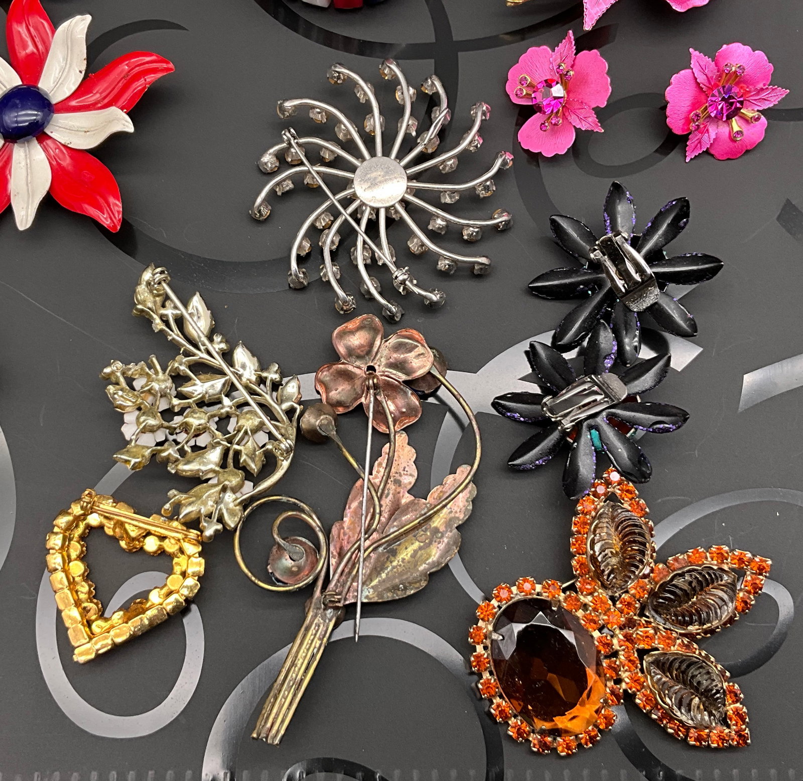 16-Piece Collection of Vintage Costume Jewelry - 7