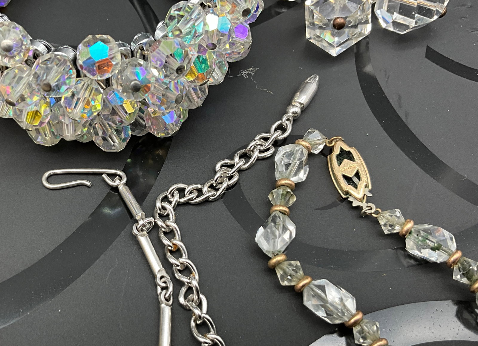 A Collection of 16 Pieces of Vintage Costume Jewelry Including Trifari and Scandia - 11