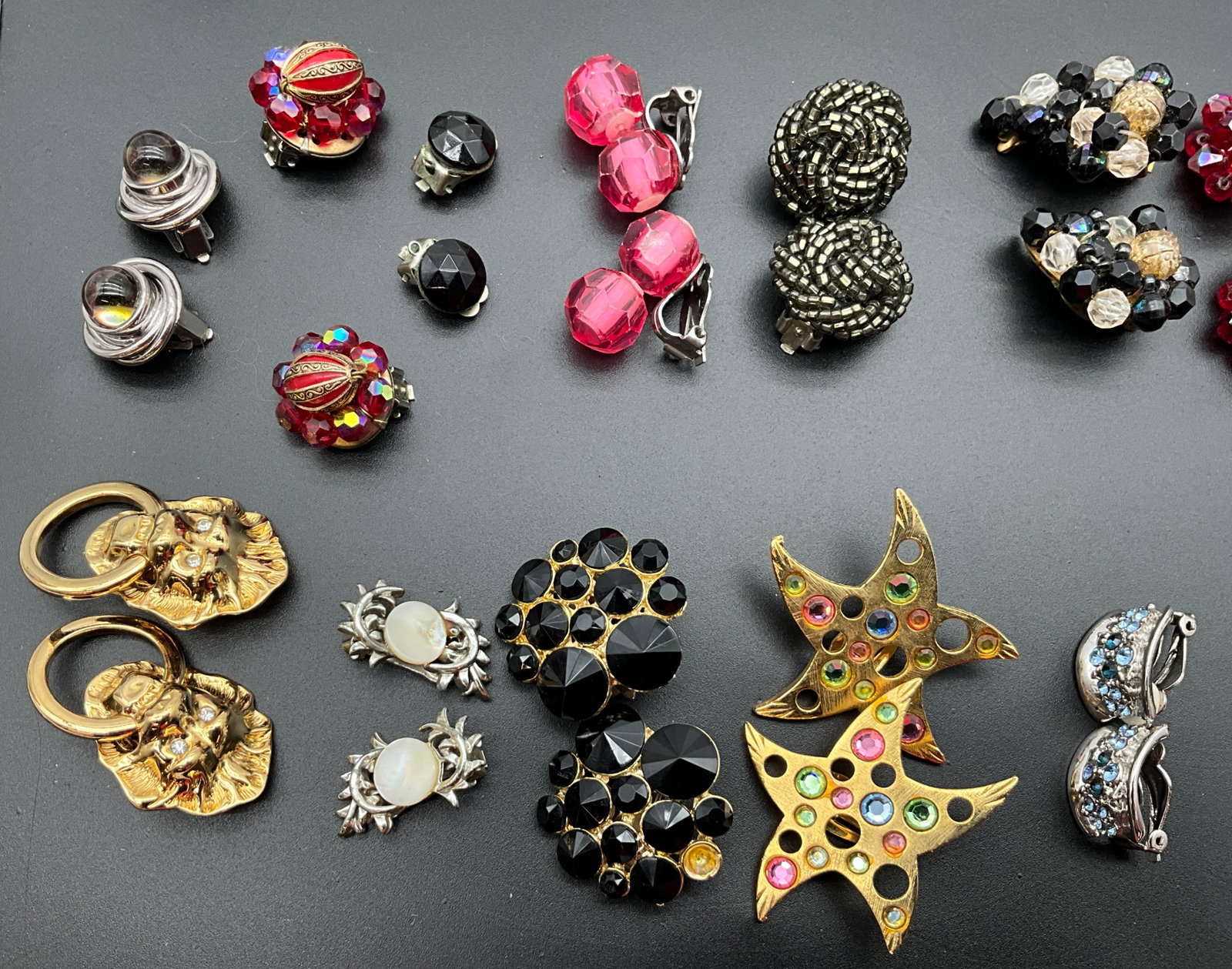 A Collection of Vintage Costume Clip-on and Screw-back Earrings - 2
