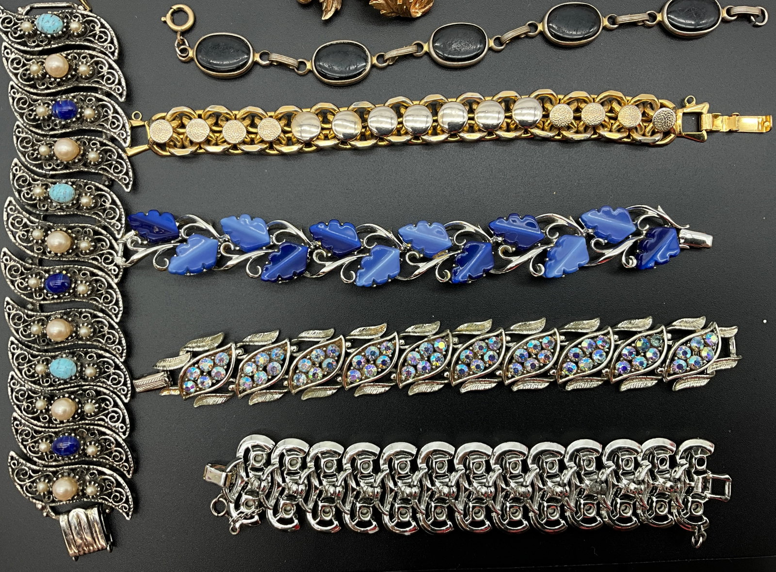 An Assortment of Ten Mid-Century Costume Jewelry Pieces - 3