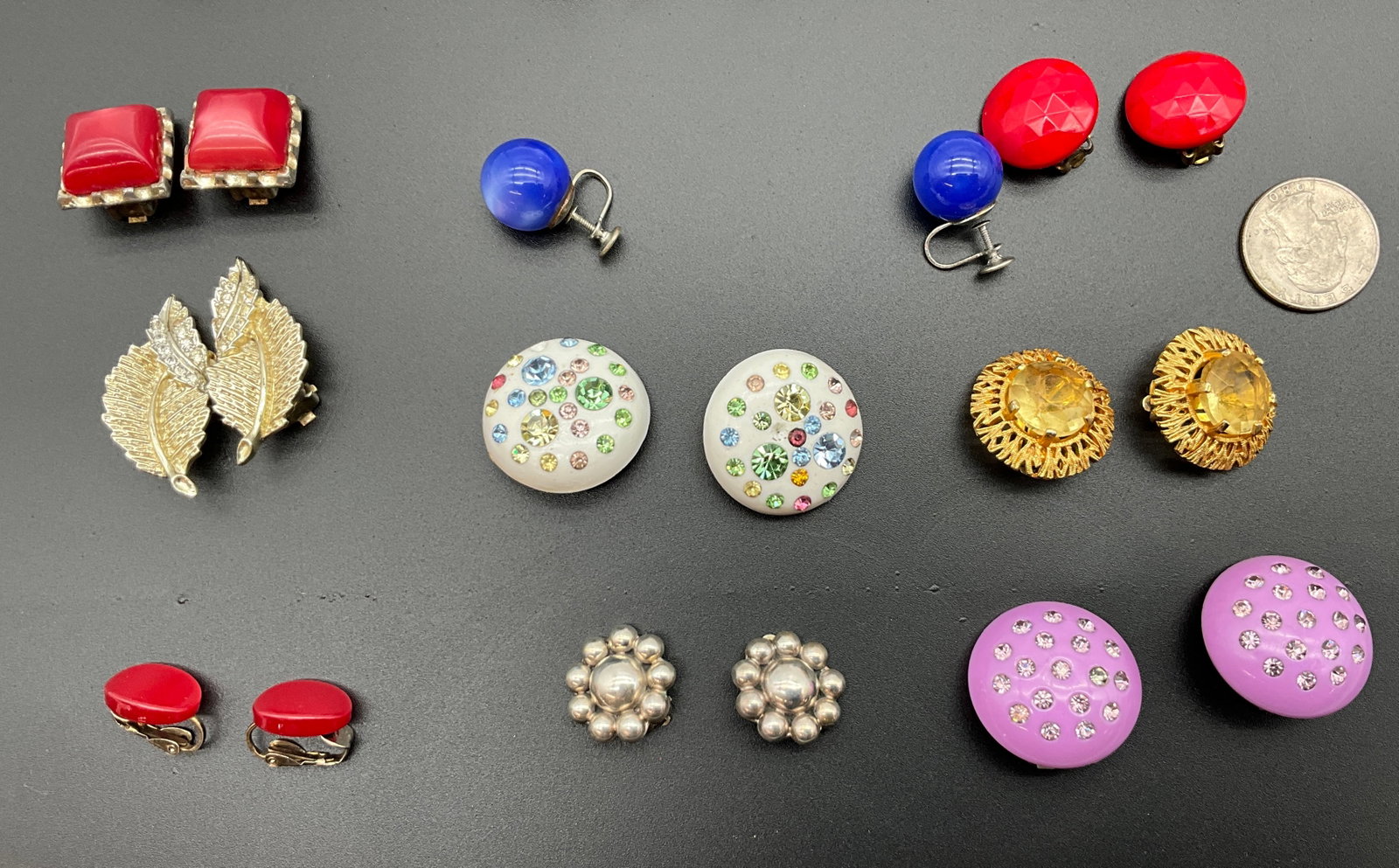 A Collection of Vintage Costume Jewelry Earrings - 2