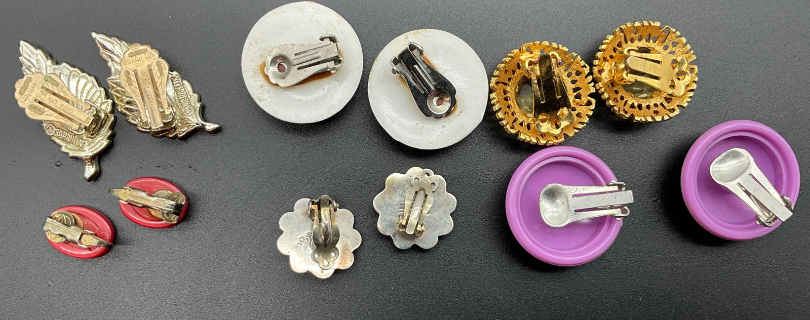 A Collection of Vintage Costume Jewelry Earrings - 4