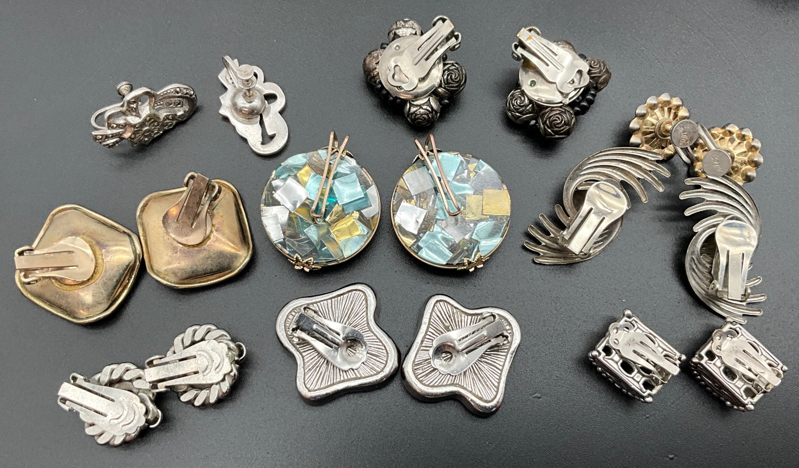 A Collection of Vintage Costume Jewelry Earrings - 5