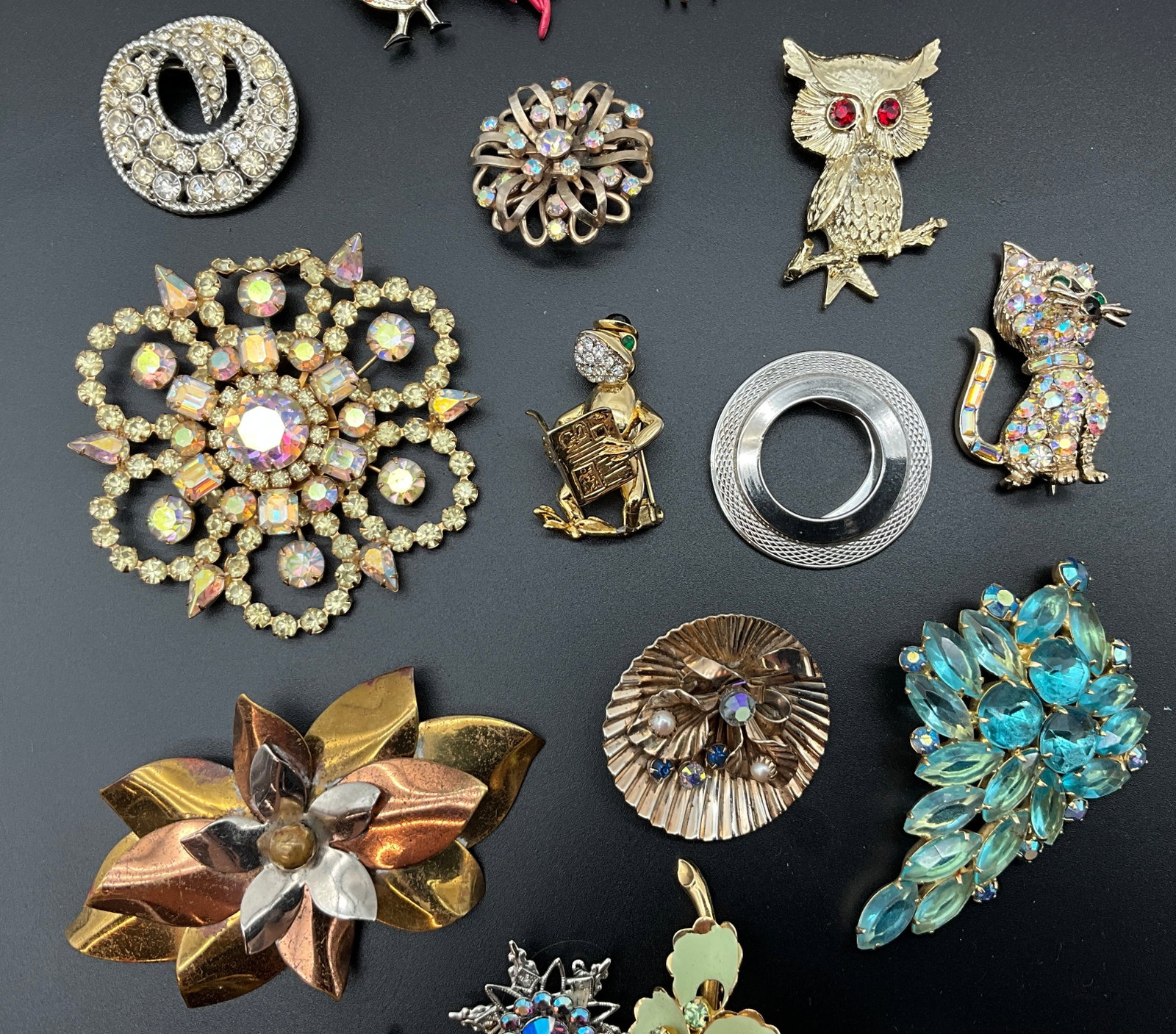 A Collection of Vintage Costume Jewelry Brooches and One Scarf Clip - 3