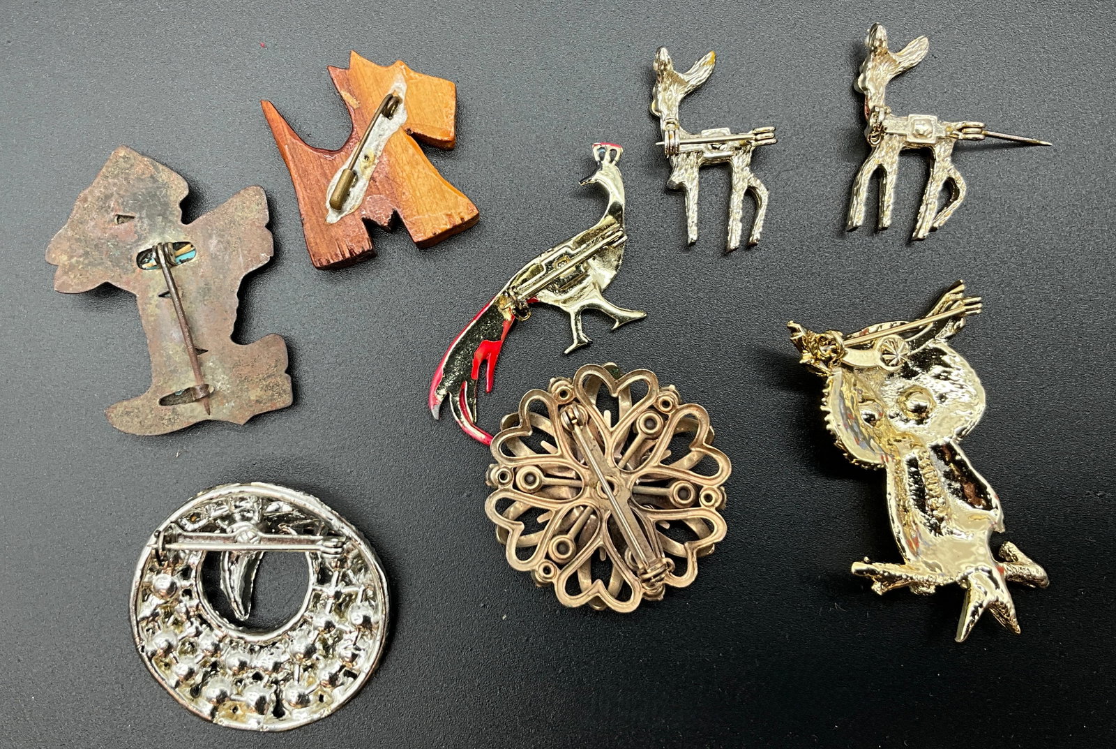 A Collection of Vintage Costume Jewelry Brooches and One Scarf Clip - 6